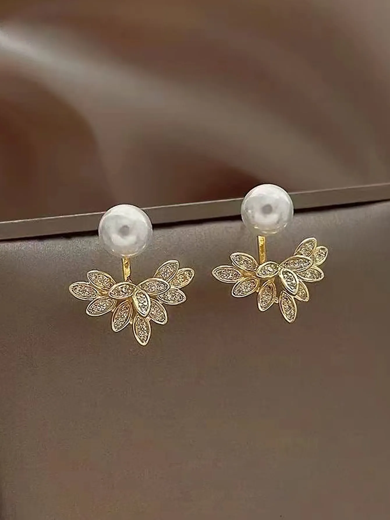 1pair Glamorous Zinc Alloy Flower & Faux Pearl Decor Earring Jackets For Women For Daily Decoration