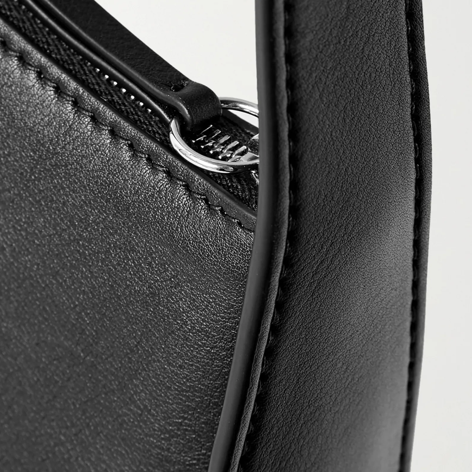 HALF MOON LEATHER SHOULDER BAG - BLACK