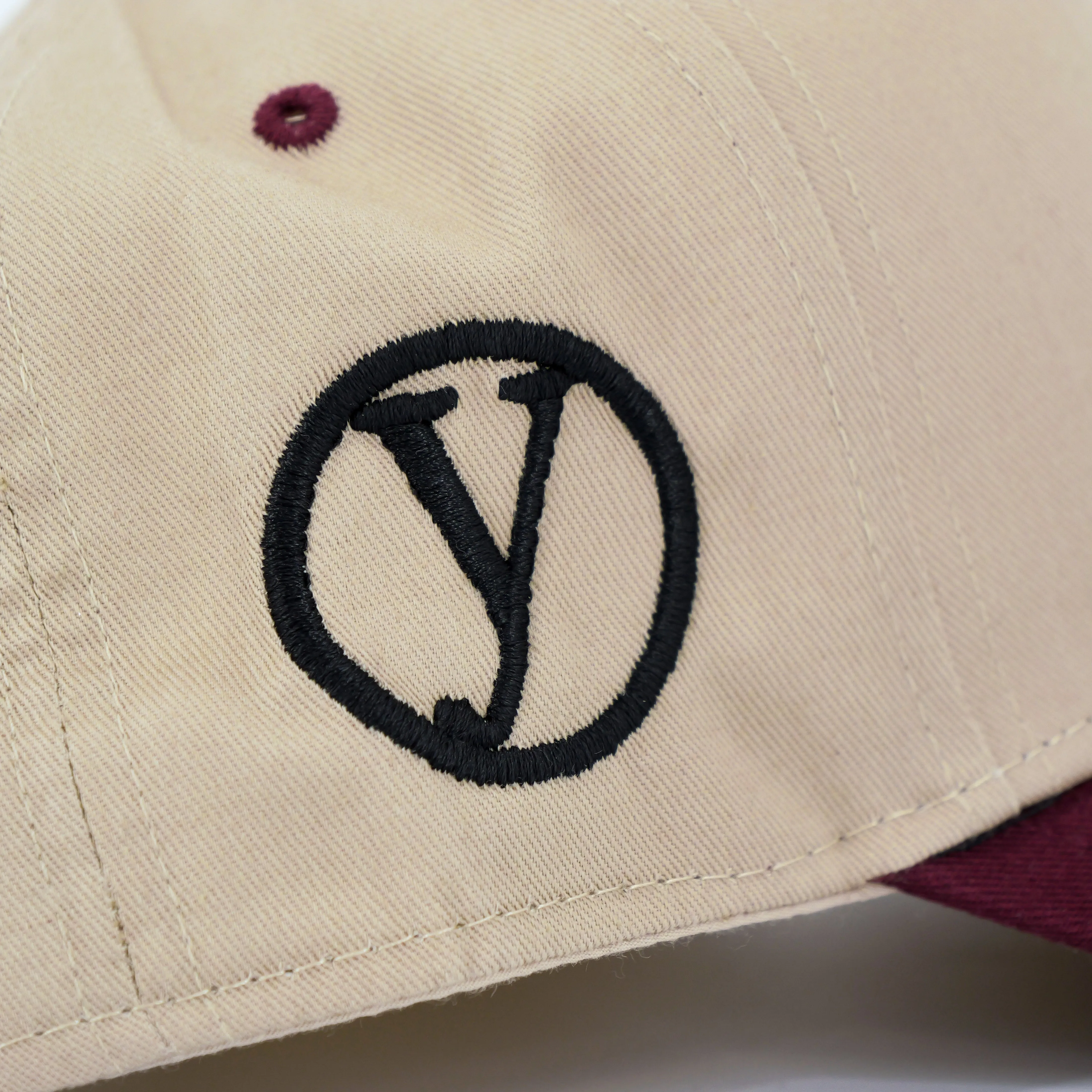 SCRIPT LOGO HAT TAN/BURGUNDY