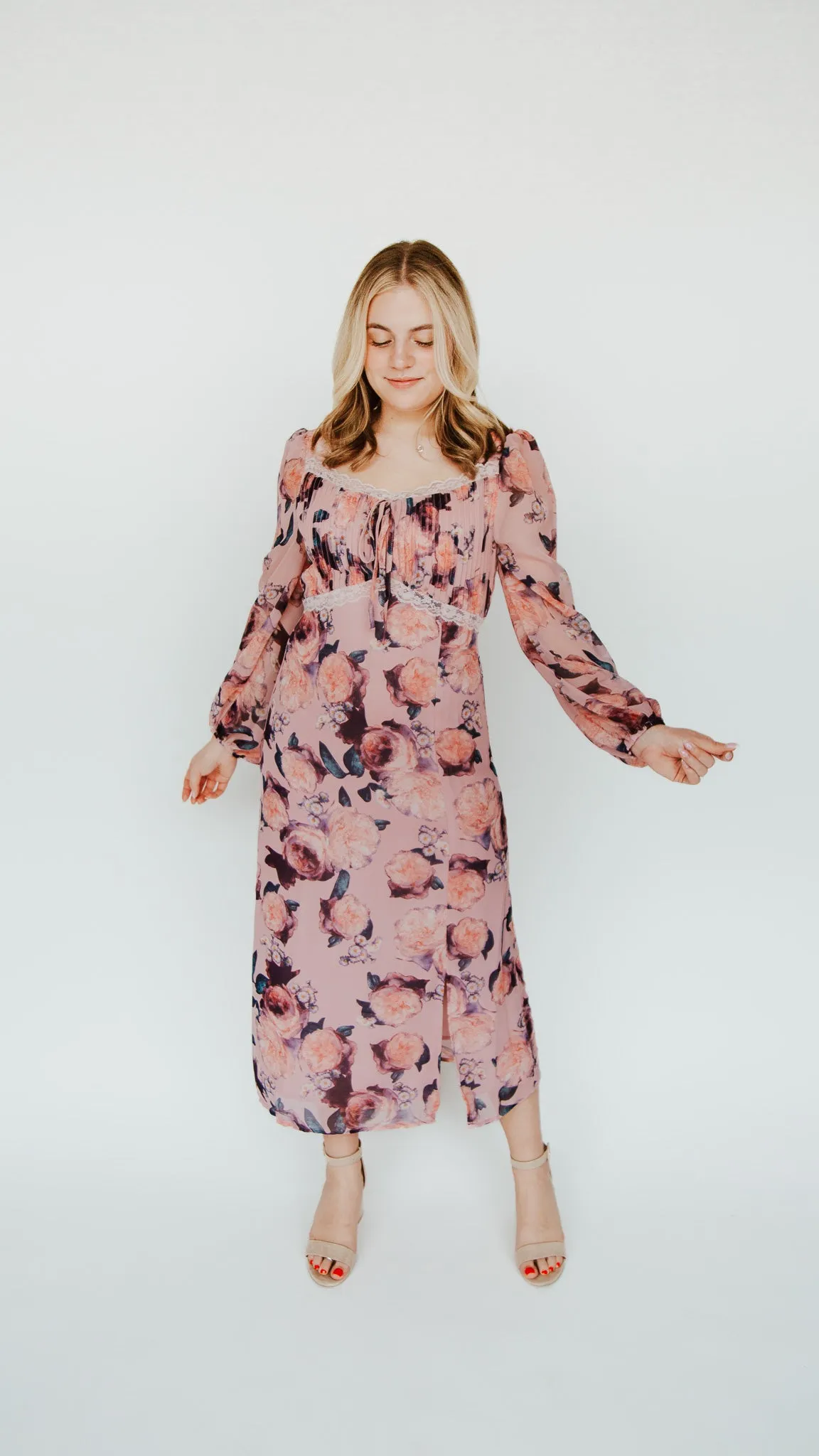 The Vienna Floral Patterned Dress in Rose