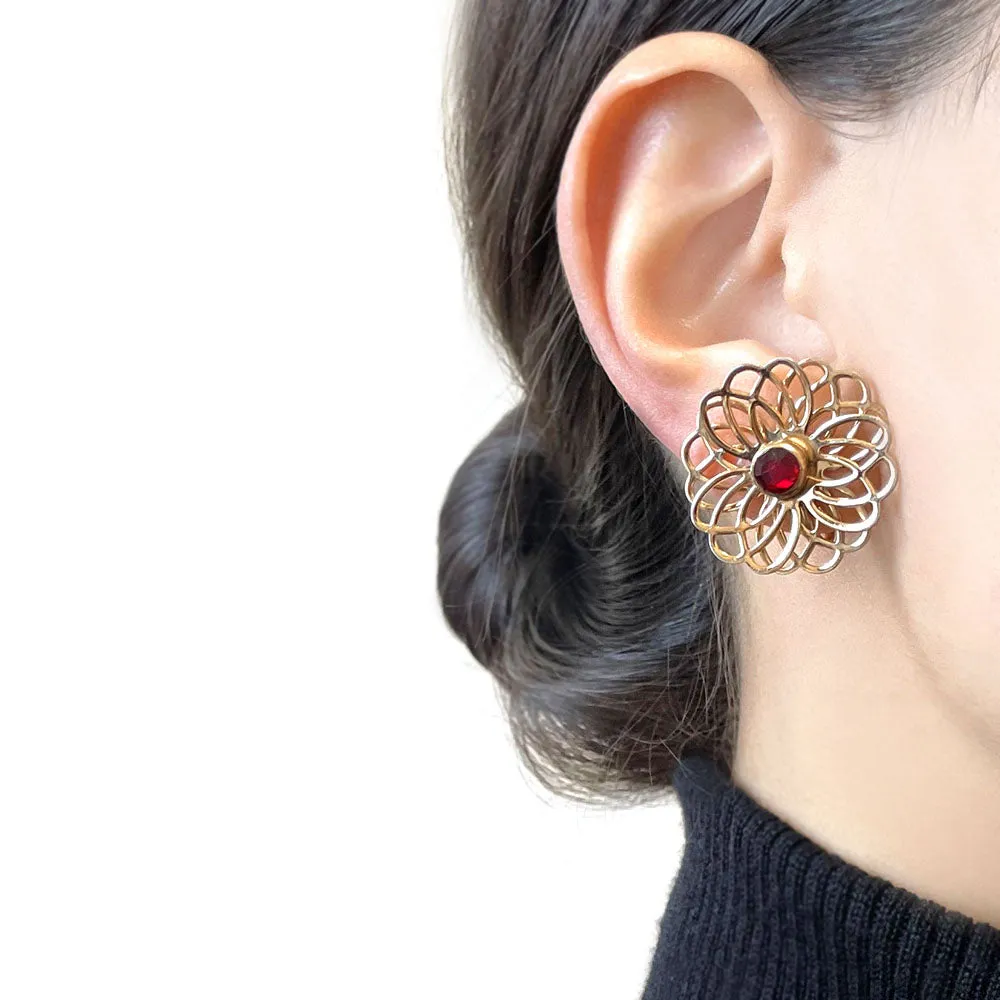 【カナダ輸入】ヴィンテージ フラワー ガーネットレッド イヤリング/Vintage Flower Garnet Red Screw Back Earrings